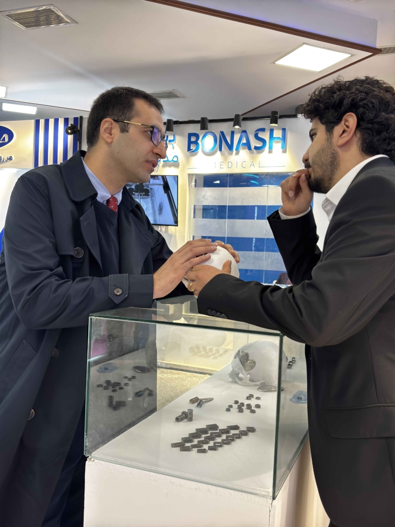 بازدید جراحان مغز و اعصاب از پروتزهای شخصیسازیشده جمجمه بنش مدیکال